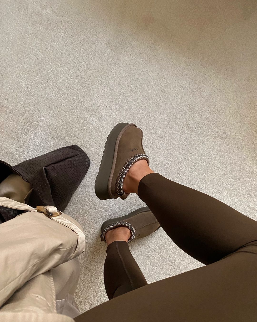 UGG Tazz Slipper Hickory